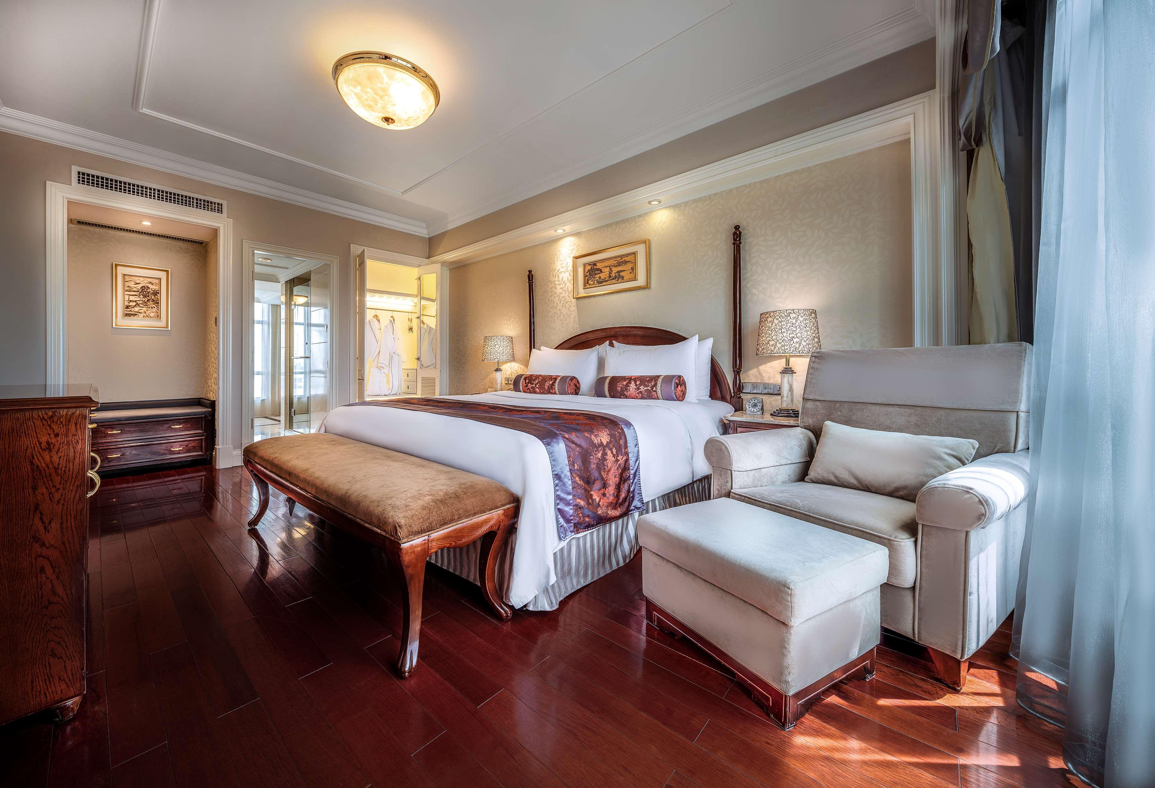 Green Lake Hotel Kunming Bagian luar foto